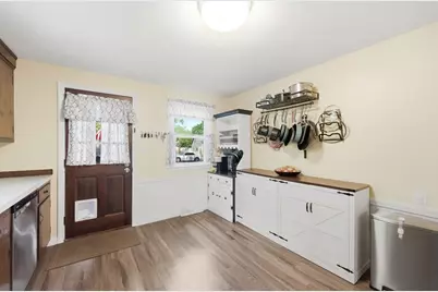 12 Allen St, Dracut, MA 01826 - Photo 5