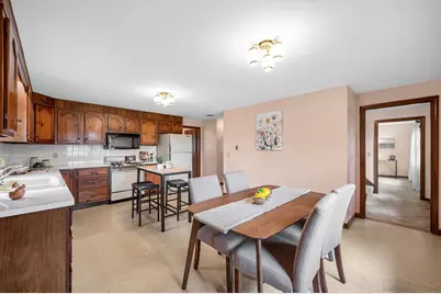 385 N Broadway, Haverhill, MA 01832 - Photo 5