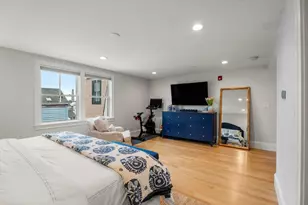 9 Belmont St, Boston, MA 02129 - Photo 13