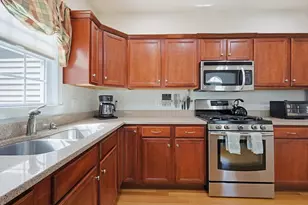 4 Daisy Ln, Raynham, MA 02767 - Photo 11