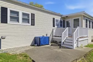 3 Holly Rd, Taunton, MA 02780 - Photo 5