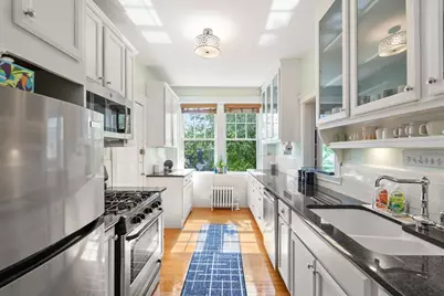 99 Perry St #6, Brookline, MA 02445 - Photo 9