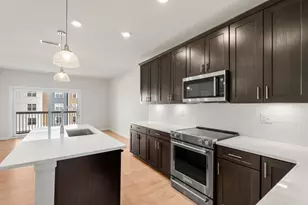 6 Stratton Dr, Woburn, MA 01801 - Photo 3