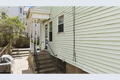 327 William St, Fall River, MA 02721 - Photo 5