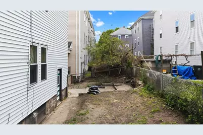 327 William St, Fall River, MA 02721 - Photo 7