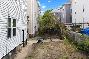327 William St, Fall River, MA 02721 - Photo 7