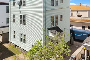327 William St, Fall River, MA 02721 - Photo 3