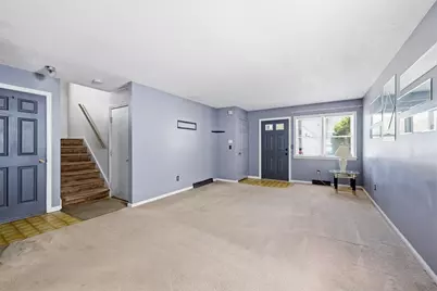 19-21 Wedgewood Cir, Springfield, MA 01129 - Photo 9