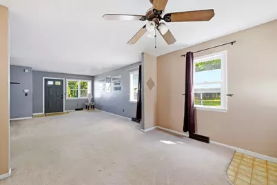 19-21 Wedgewood Cir, Springfield, MA 01129 - Photo 11