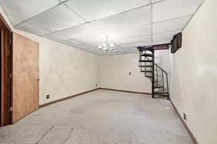 19-21 Wedgewood Cir, Springfield, MA 01129 - Photo 29