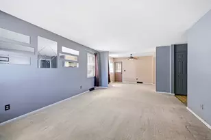 19-21 Wedgewood Cir, Springfield, MA 01129 - Photo 7
