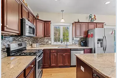 1677 Plymouth St, Bridgewater, MA 02324 - Photo 7