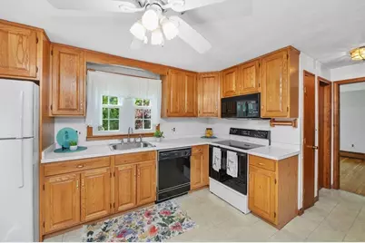 64 Hillcrest Road, Waltham, MA 02451 - Photo 9