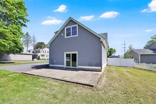 543 Amostown Rd, West Springfield, MA 01089 - Photo 9