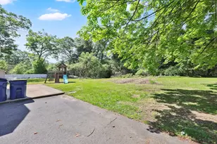 543 Amostown Rd, West Springfield, MA 01089 - Photo 7