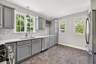 543 Amostown Rd, West Springfield, MA 01089 - Photo 13