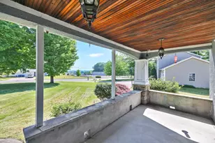 543 Amostown Rd, West Springfield, MA 01089 - Photo 11