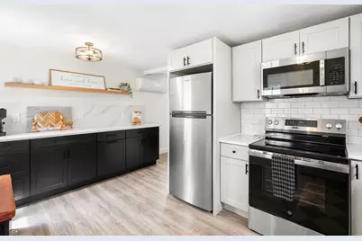 17 Woodbine Ave, Pembroke, MA 02359 - Photo 13