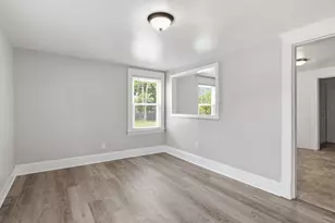 25 High St, Agawam, MA 01001 - Photo 7