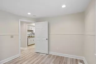 94 June St, Worcester, MA 01602 - Photo 13