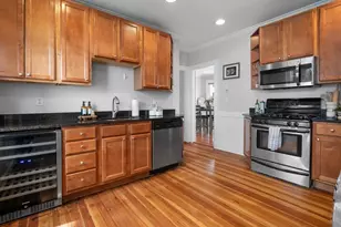 22 Buttonwood St, Boston, MA 02125 - Photo 9