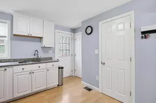 11 W Bowers St, Lowell, MA 01854 - Photo 13