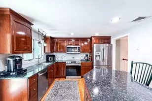 17 Robin Rd, Milford, MA 01757 - Photo 5