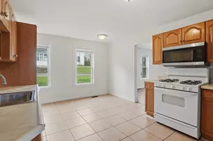 15 Mc Donald St, Spencer, MA 01562 - Photo 11