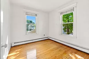 7 Winter St, Amesbury, MA 01913 - Photo 9