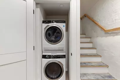 19 Bartlett Place #1, Boston, MA 02113 - Photo 5