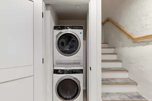 19 Bartlett Pl, Boston, MA 02113 - Photo 5