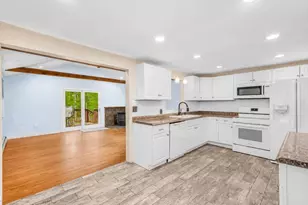 101 Augsburg Dr, Attleboro, MA 02703 - Photo 17