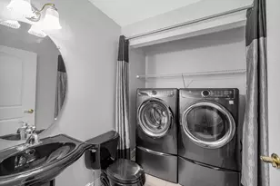 22 Town Village Dr, Salem, NH 03079 - Photo 15