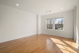 18 Robert, Boston, MA 02131 - Photo 3