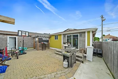 1830 Bay St, Fall River, MA 02724 - Photo 17