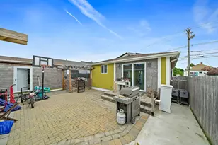 1830 Bay St, Fall River, MA 02724 - Photo 17