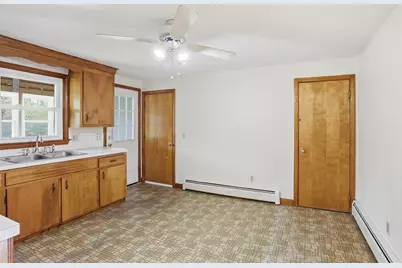 105-107 Salisbury St, Dracut, MA 01826 - Photo 9