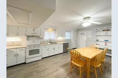 88 Almy St, Fall River, MA 02720 - Photo 9
