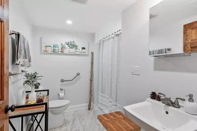 121 Millbury Ave, Millbury, MA 01527 - Photo 9