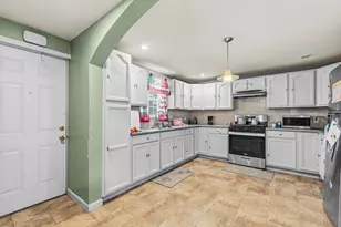 55 Salisbury St, New Bedford, MA 02744 - Photo 5