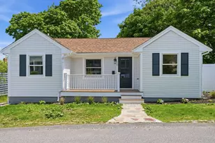 10 Mayflower Ave, Hull, MA 02045 - Photo 1