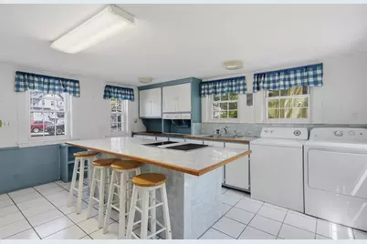 605 Main Street, Woburn, MA 01801 - Photo 11