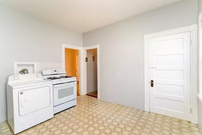 9 Cedrus Ave, Boston, MA 02131 - Photo 7