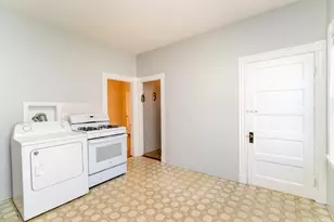 9 Cedrus Ave, Boston, MA 02131 - Photo 7