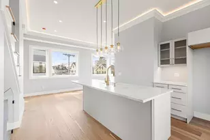308 Newton St, Waltham, MA 02453 - Photo 9