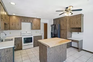 10 Barnes Ave, Salem, MA 01970 - Photo 11