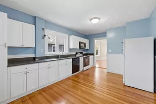 25-27 Bainbridge St, Malden, MA 02148 - Photo 3