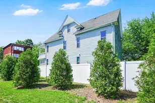 658 Union St, Springfield, MA 01109 - Photo 7