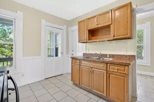 658 Union St, Springfield, MA 01109 - Photo 23