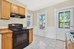 658 Union St, Springfield, MA 01109 - Photo 7